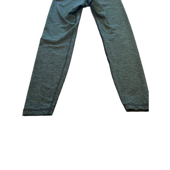 Old Navy Active High Waisted Full Length Leggings Black & Grey Stripe Medium - Picture 3 of 7